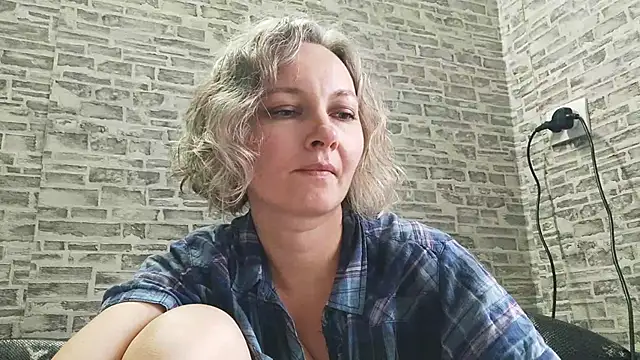 Snapshot of EdithManning chatting on 13, 1, 2025 EdithManning online show from 13, 1, 2025