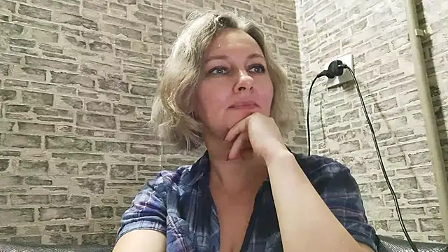 Snapshot of EdithManning chatting on 14, 1, 2025 EdithManning online show from 14, 1, 2025