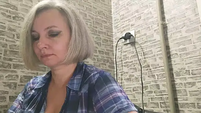 Snapshot of EdithManning chatting on 21, 1, 2025 EdithManning online show from 21, 1, 2025