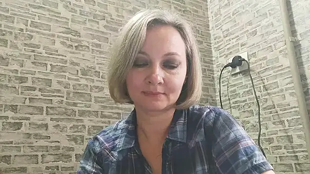 Snapshot of EdithManning chatting on 22, 1, 2025 EdithManning online show from 22, 1, 2025