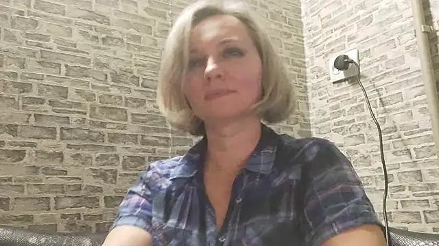 Snapshot of EdithManning chatting on 22, 1, 2025 EdithManning online show from 22, 1, 2025