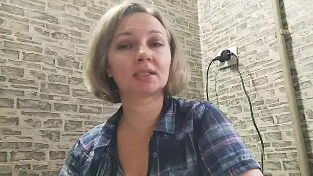 Snapshot of EdithManning chatting on 24, 1, 2025 EdithManning online show from 24, 1, 2025