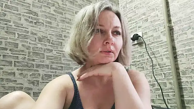 Snapshot of EdithManning chatting on 28, 1, 2025 EdithManning online show from 28, 1, 2025