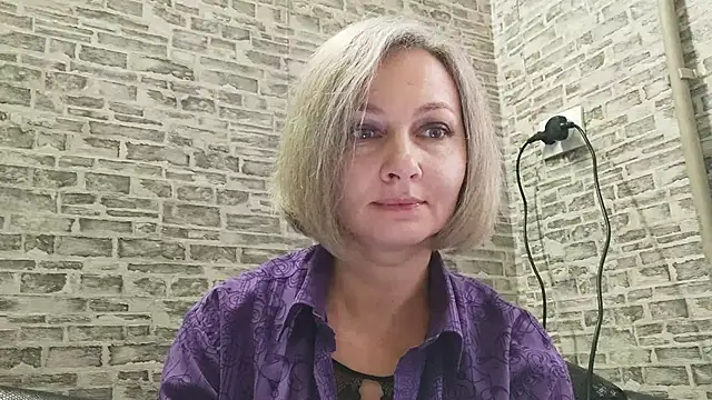 Snapshot of EdithManning chatting on 3, 2, 2025 EdithManning online show from 3, 2, 2025