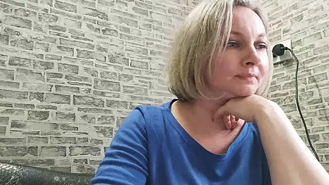 Snapshot of EdithManning chatting on 11, 2, 2025 EdithManning online show from 11, 2, 2025