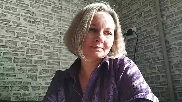 Snapshot of EdithManning chatting on 13, 2, 2025 EdithManning online show from 13, 2, 2025