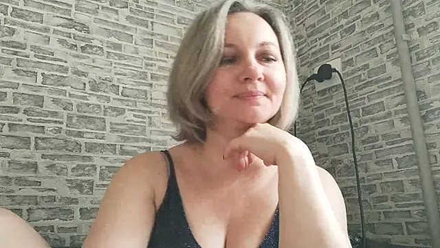 Snapshot of EdithManning chatting on 27, 2, 2025 EdithManning online show from 27, 2, 2025