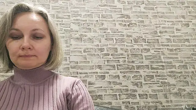 Snapshot of EdithManning chatting on 27, 2, 2025 EdithManning online show from 27, 2, 2025