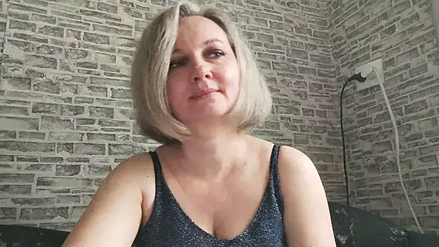 Snapshot of EdithManning chatting on 3, 3, 2025 EdithManning online show from 3, 3, 2025