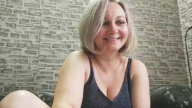 Snapshot of EdithManning chatting on 3, 3, 2025 EdithManning online show from 3, 3, 2025