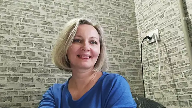 Snapshot of EdithManning chatting on 6, 3, 2025 EdithManning online show from 6, 3, 2025