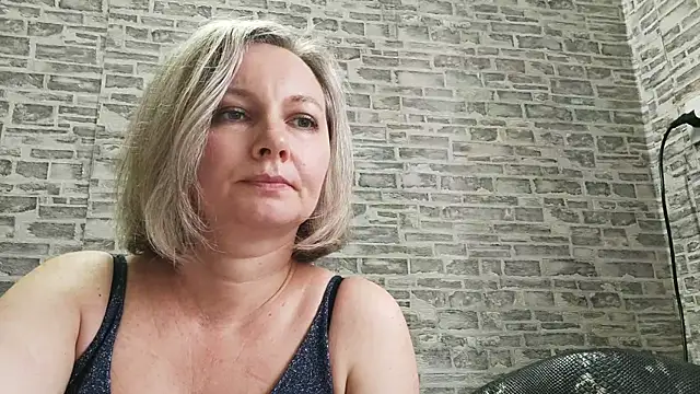 Snapshot of EdithManning chatting on 13, 3, 2025 EdithManning online show from 13, 3, 2025