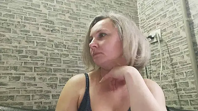 Snapshot of EdithManning chatting on 17, 3, 2025 EdithManning online show from 17, 3, 2025