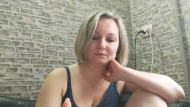 Snapshot of EdithManning chatting on 18, 3, 2025 EdithManning online show from 18, 3, 2025