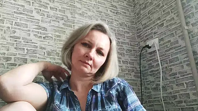 Snapshot of EdithManning chatting on 19, 3, 2025 EdithManning online show from 19, 3, 2025