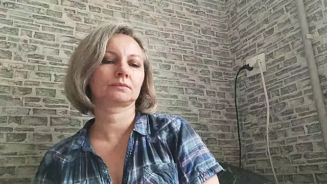 Snapshot of EdithManning chatting on 21, 3, 2025 EdithManning online show from 21, 3, 2025