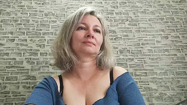 Snapshot of EdithManning chatting on 18, 9, 2025 EdithManning online show from 18, 9, 2025