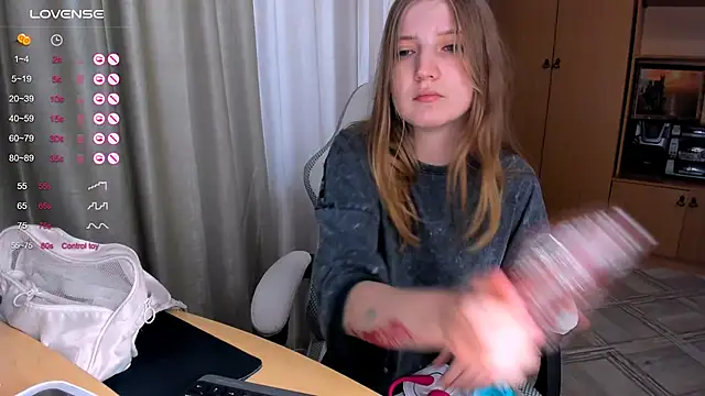 Snapshot of princessaalicc chatting on 11, 10, 2025 princessaalicc online show from 11, 10, 2025