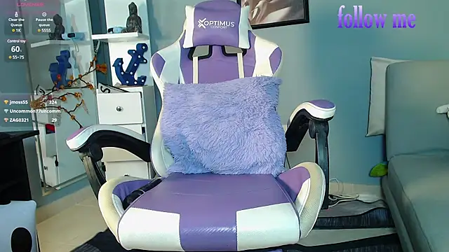 Snapshot of zoey-fox chatting on 13, 3, 2025 zoey-fox online show from 13, 3, 2025