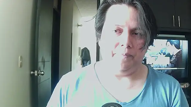 Snapshot of aixs93 chatting on 28, 10, 2025 aixs93 online show from 28, 10, 2025