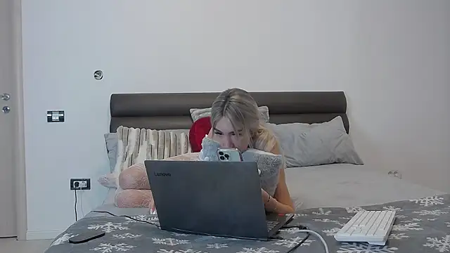 kaylaajo online show from 17, 12, 2024