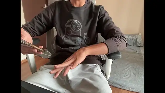 Snapshot of meatycronn chatting on 19, 11, 2025 meatycronn online show from 19, 11, 2025