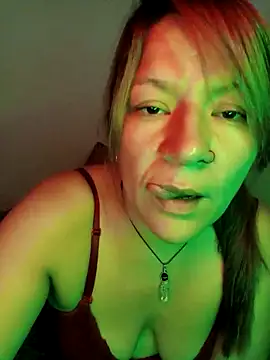 Snapshot of Skylar-Vox- chatting on 19, 2, 2025 Skylar-Vox- online show from 19, 2, 2025