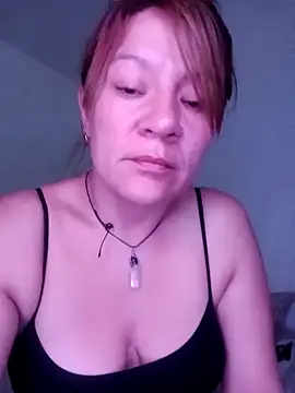 Snapshot of Skylar-Vox- chatting on 5, 3, 2025 Skylar-Vox- online show from 5, 3, 2025