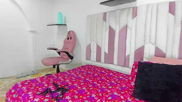 Snapshot of mia_stanfort chatting on 22, 2, 2025 mia stanfort online show from 22, 2, 2025