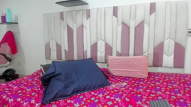 Snapshot of mia_stanfort chatting on 12, 3, 2025 mia stanfort online show from 12, 3, 2025