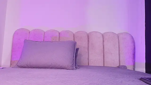 Snapshot of mia_stanfort chatting on 25, 11, 2025 mia stanfort online show from 25, 11, 2025