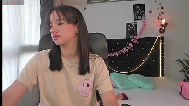 emilyrouxe online show from 14, 3, 2025