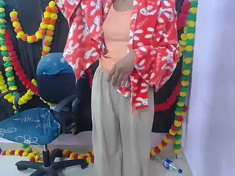 Snapshot of gulabo-Queen chatting on 10, 12, 2024 gulabo-Queen online show from 10, 12, 2024