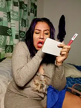 Viiooleetaas online show from 5, 3, 2025