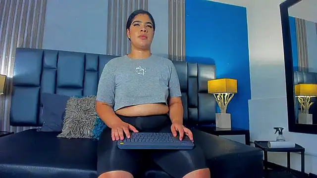 EmmaBecket2 online show from 15, 1, 2025