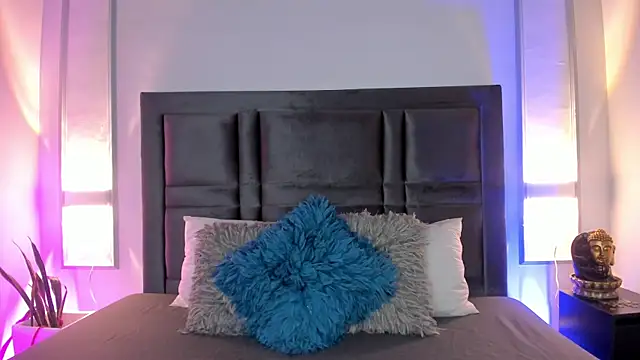 EmmaBecket2 online show from 2, 10, 2025