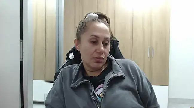 Snapshot of RoxanaLove9 chatting on 10, 2, 2025 RoxanaLove9 online show from 10, 2, 2025