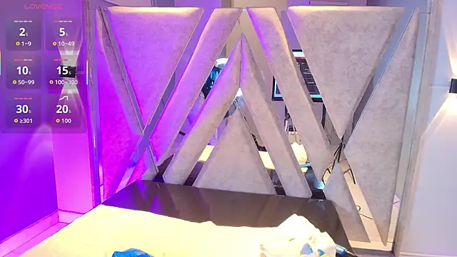 Annie9  online show from 17, 11, 2025