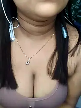 Snapshot of Hottyalia chatting on 8, 2, 2025 Hottyalia online show from 8, 2, 2025