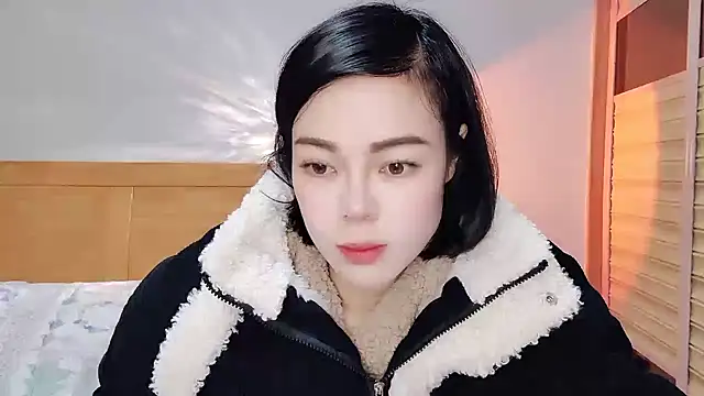 Snapshot of Linda-LL chatting on 9, 2, 2025 Linda-LL online show from 9, 2, 2025