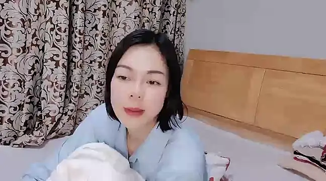 Snapshot of Linda-LL chatting on 20, 2, 2025 Linda-LL online show from 20, 2, 2025