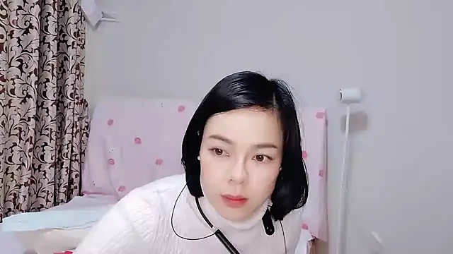 Snapshot of Linda-LL chatting on 6, 3, 2025 Linda-LL online show from 6, 3, 2025