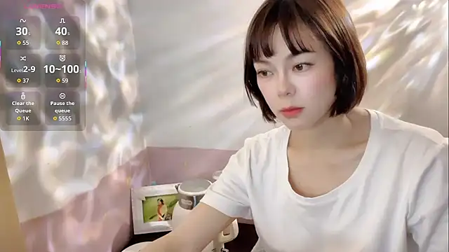 Snapshot of Linda-LL chatting on 20, 10, 2025 Linda-LL online show from 20, 10, 2025