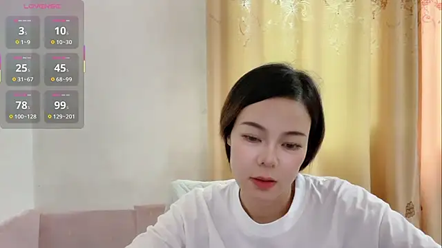 Snapshot of Linda-LL chatting on 4, 6, 2026 Linda-LL online show from 4, 6, 2026