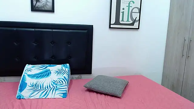 KellyRivers online show from 28, 2, 2025