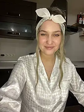 KikiWatson online show from 23, 12, 2024