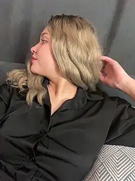 KikiWatson online show from 29, 12, 2024