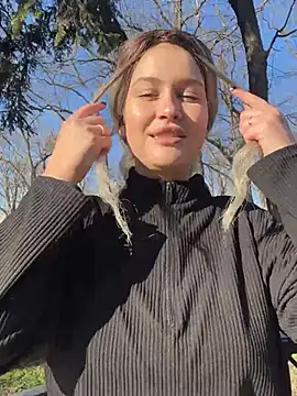 KikiWatson online show from 31, 12, 2024