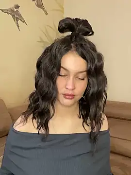 KikiWatson online show from 22, 2, 2025