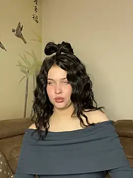 KikiWatson online show from 23, 2, 2025